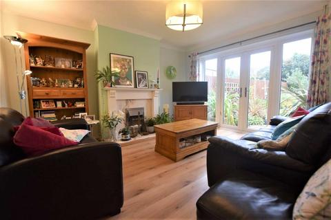 3 bedroom semi-detached house for sale - Southall Avenue, Northwick
