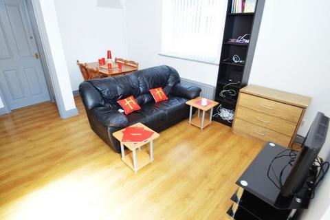 2 bedroom flat to rent, Magdalene Heights, Durham, DH1