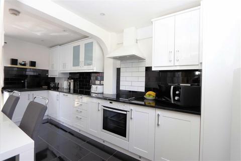 5 Beaconfield Way, Epping, CM16 5BA