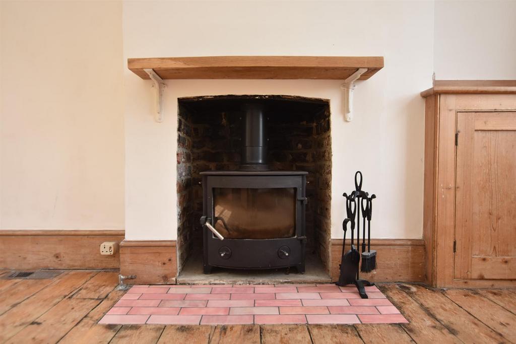 Fireplace/log burner