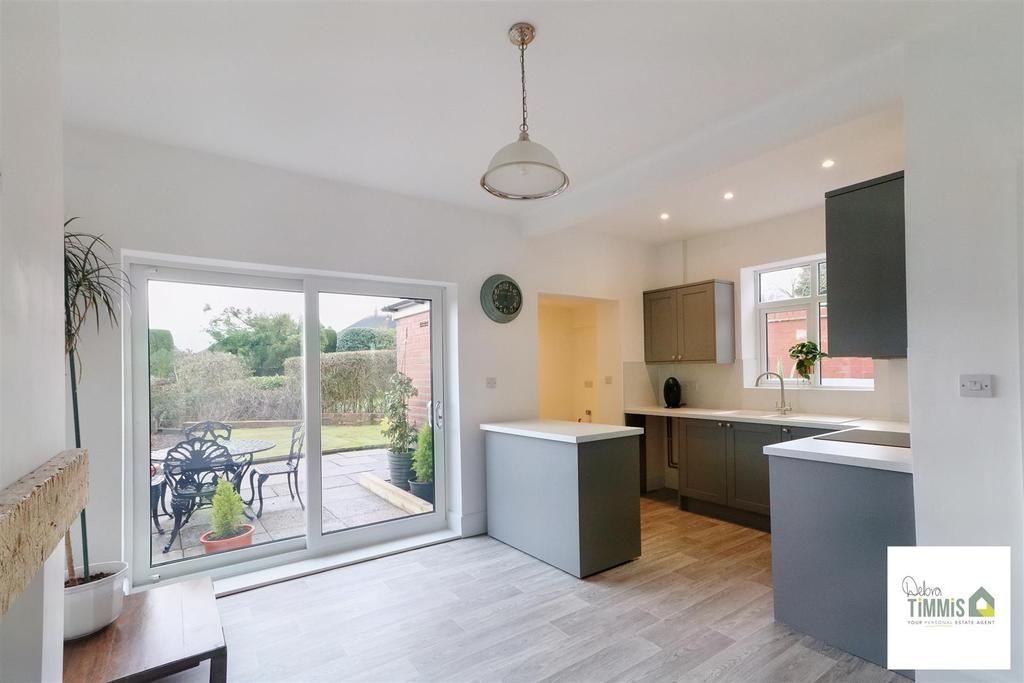 Milton Road, Sneyd Green, StokeOnTrent 3 bed semidetached house £