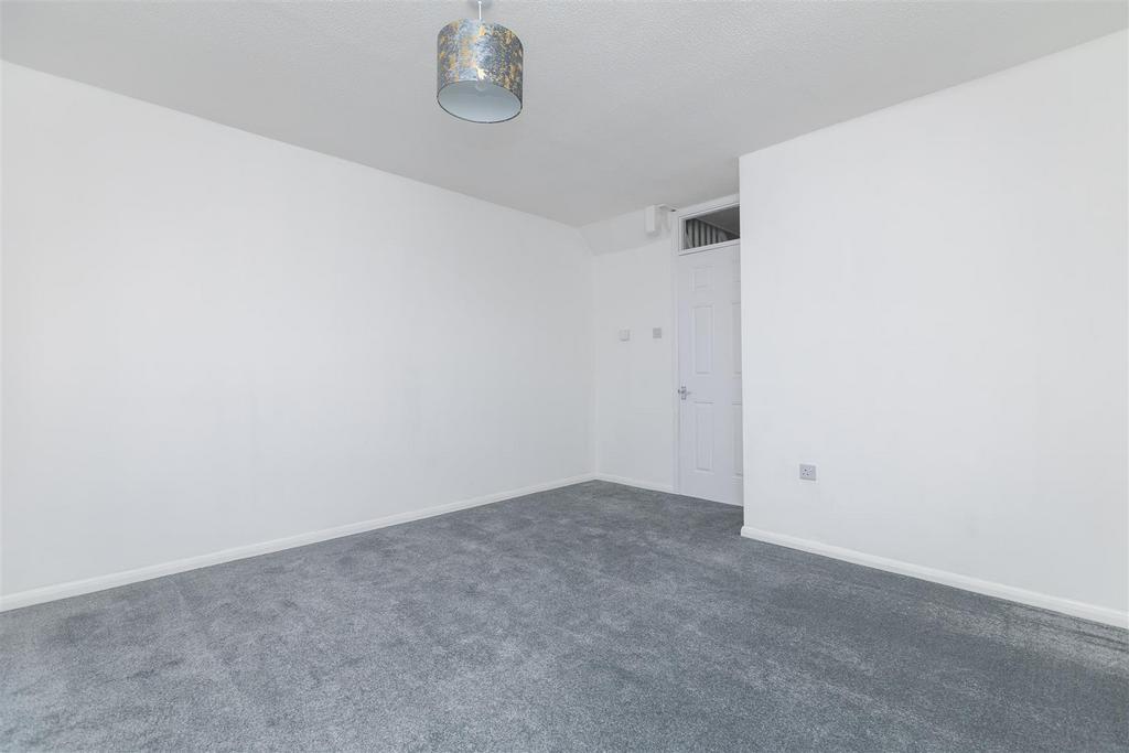 Hospital Road, Arlesey, Beds SG15 6RH 2 bed terraced house £240,000