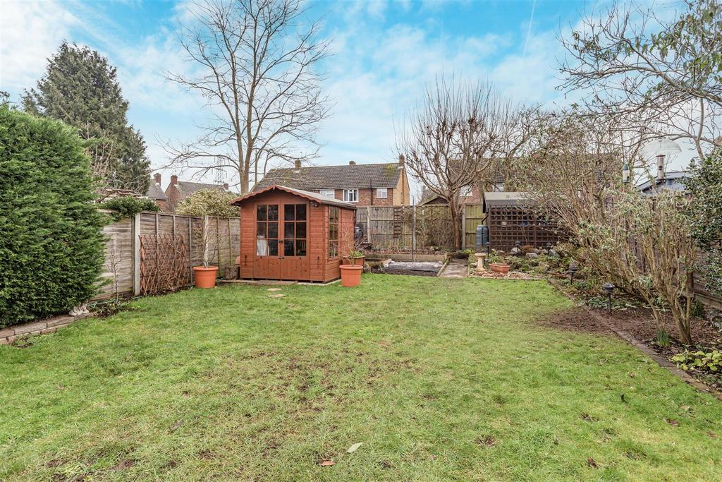Church Road, Byfleet, West Byfleet 3 bed semidetached house £550,000