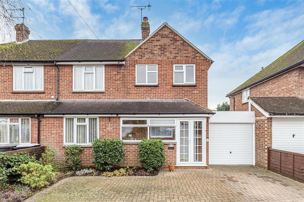 Church Road, Byfleet, West Byfleet 3 bed semidetached house £550,000