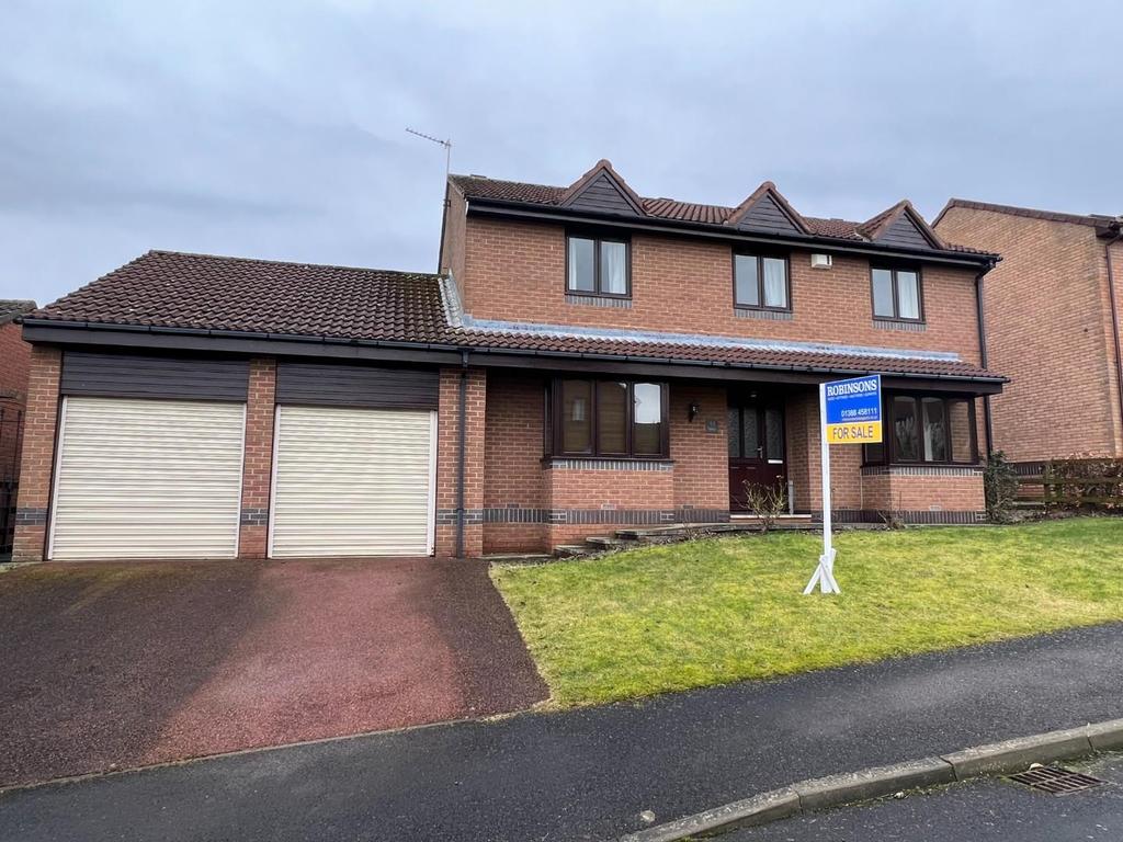 Vicarage Farm Close, 4 bed detached house £250,000