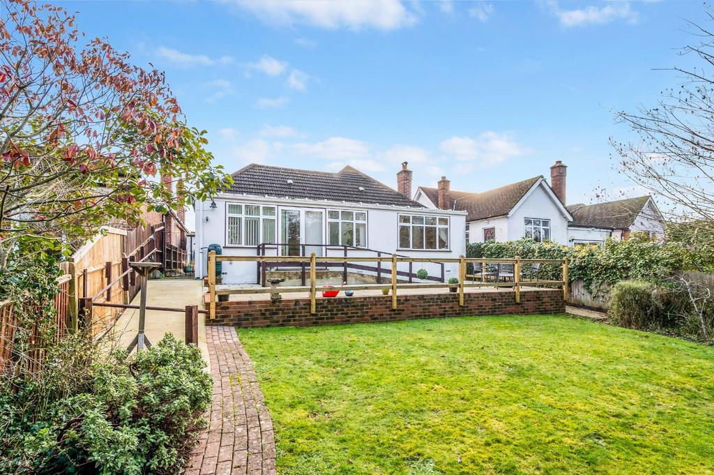 Manor Drive, Ewell 3 bed detached bungalow £700,000