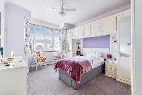 50 Manor Drive, Epsom, KT19 0ET
