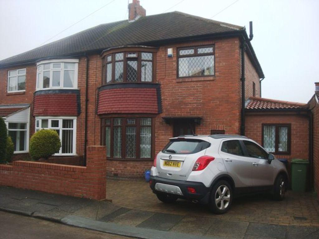 Nelson Avenue, South Shields 3 bed semidetached house £950 pcm (£219 pw)