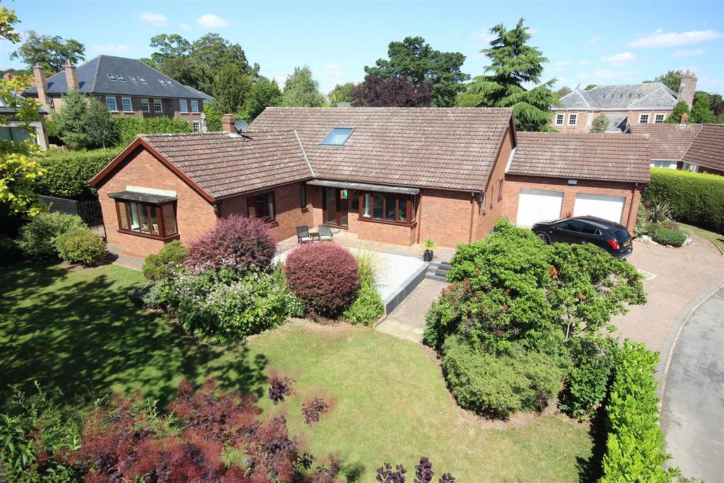 West Leys Park, Swanland 4 bed detached bungalow £635,000