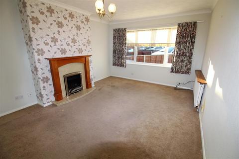 2 bedroom detached bungalow for sale - Clee Ness Drive, Humberston, Grimsby, N.E. Lincs, DN36 4XS
