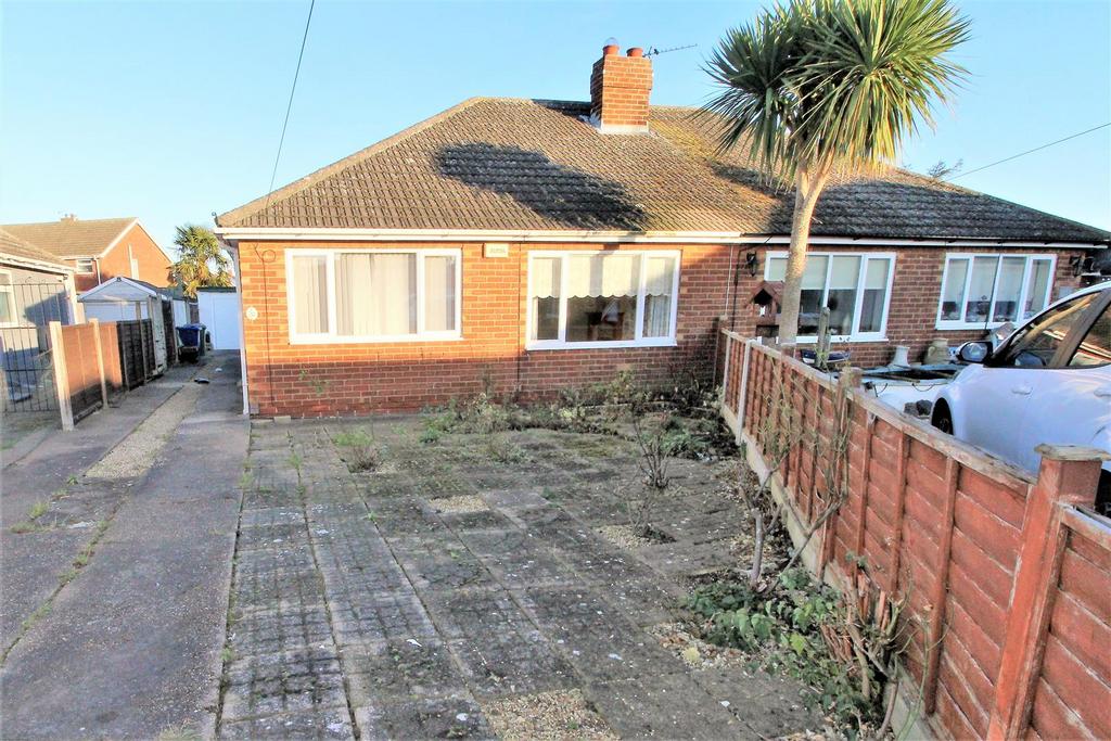 Clee Ness Drive, Humberston, Grimsby, N.E. Lincs, DN36 4XS 2 bed