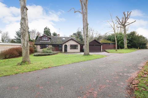 4 Blunts Hall Drive, Witham, CM8 1LZ