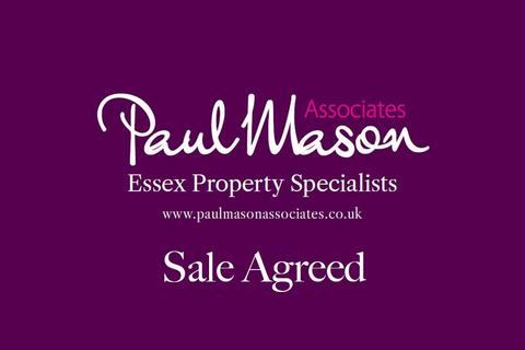 4 Blunts Hall Drive, Witham, CM8 1LZ