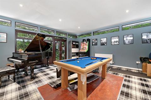 4 Blunts Hall Drive, Witham, CM8 1LZ