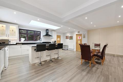 4 Blunts Hall Drive, Witham, CM8 1LZ