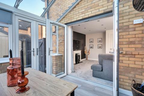 91 Manor Drive, Peterborough, PE4 7AR