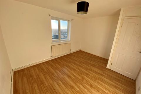 3 bedroom flat for sale, Valley View, Baildon, Shipley, West Yorkshire, UK, BD17