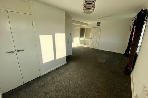 3 bedroom flat for sale, Valley View, Baildon, Shipley, West Yorkshire, UK, BD17
