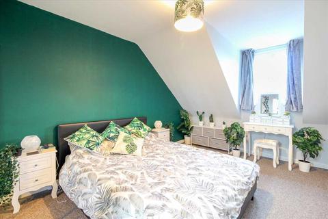 3 bedroom end of terrace house for sale - Coles Close, Burton Latimer