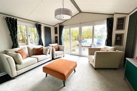 2 bedroom static caravan for sale, Sleaford Road Tattershall