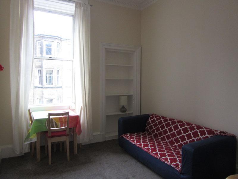 Ogilvie Terrace, Shandon, Edinburgh, EH11 2 bed flat £1,200 pcm (£277 pw)