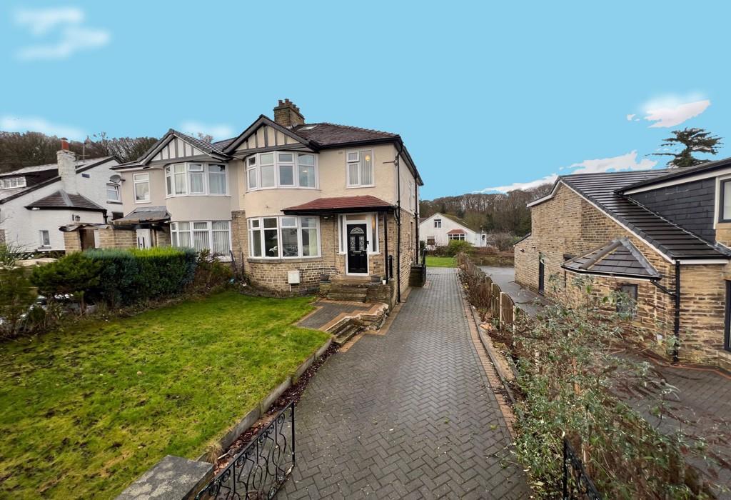 Redburn Drive, Shipley, West Yorkshire 3 bed semidetached house for