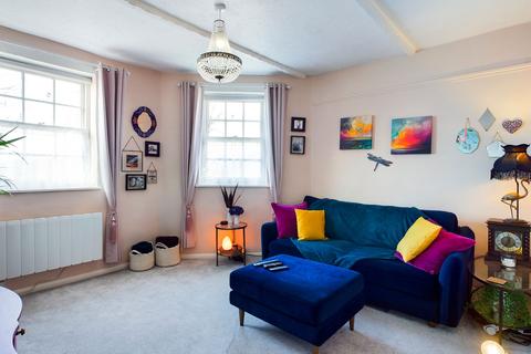 1 bedroom flat for sale - Gilbert Scott Court, Towcester, NN12