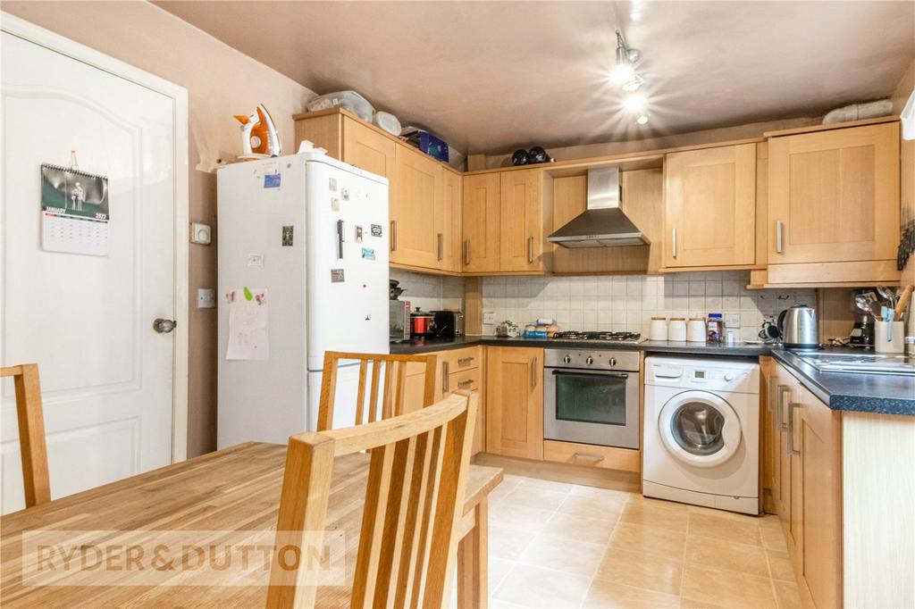 Slant Gate, Linthwaite, Huddersfield... 3 bed terraced house - £160,000