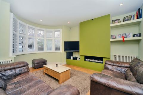 4 bedroom semi-detached house for sale - Grafton Road, Worcester Park, Surrey, KT4