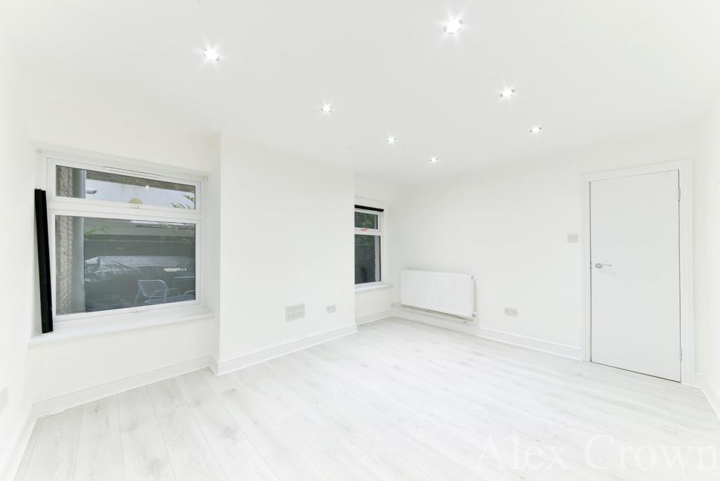 Langford Court, 22 Abbey Road, St Johns Wood Studio £1,595 pcm (£368 pw)