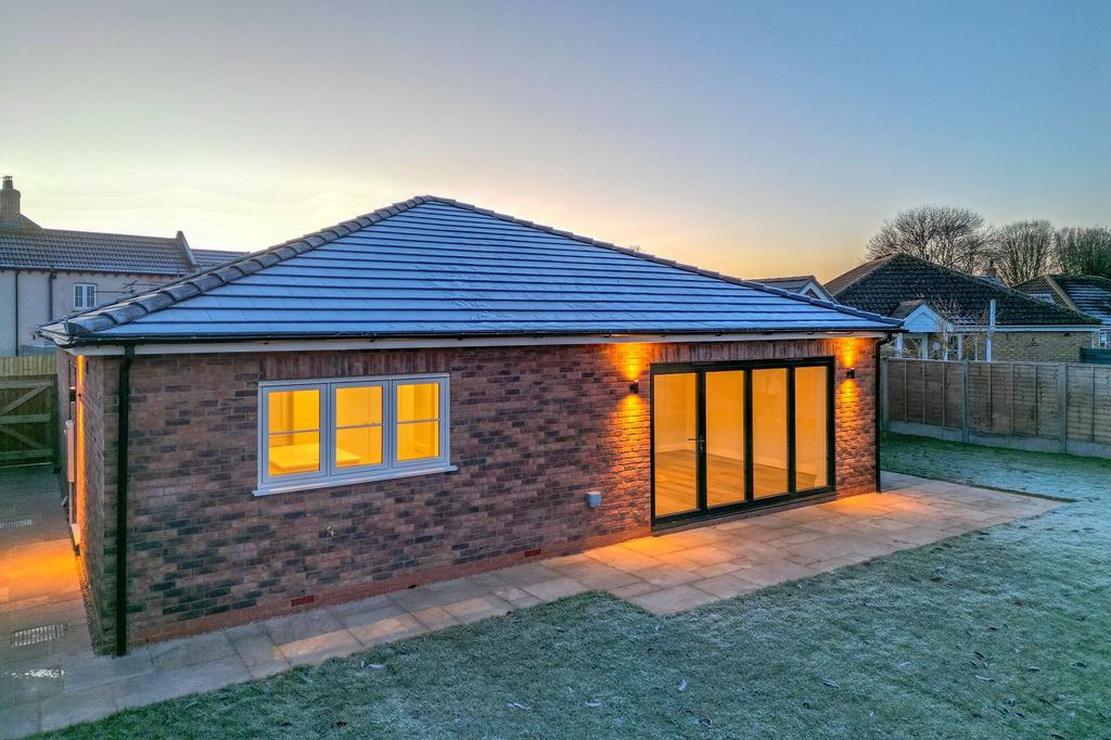 Station Road, Metheringham, LN4 3 bed detached bungalow £375,000