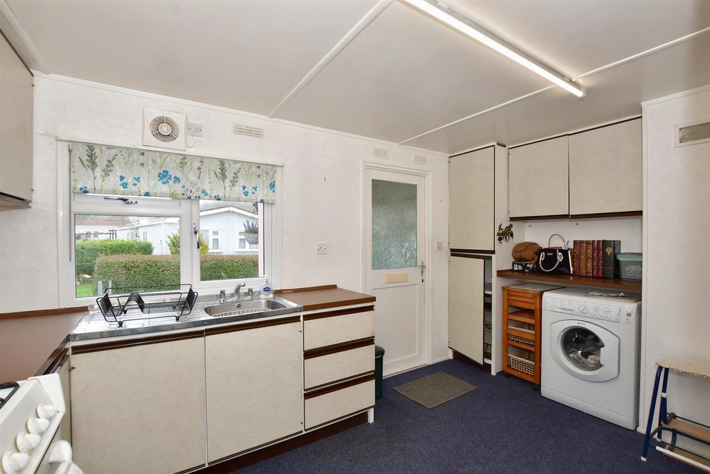 Lower Dunton Road, Dunton, Brentwood, Essex 2 bed mobile home £150,000