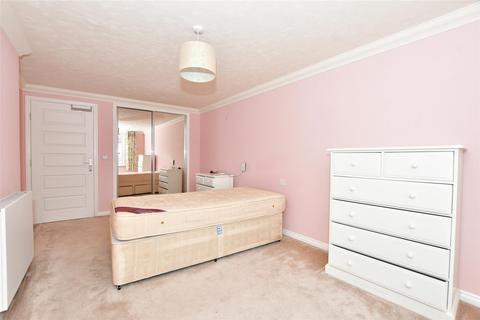 1 bedroom flat for sale, Hall Lane, Chingford, London