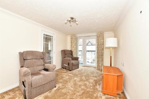 1 bedroom flat for sale, Hall Lane, Chingford, London