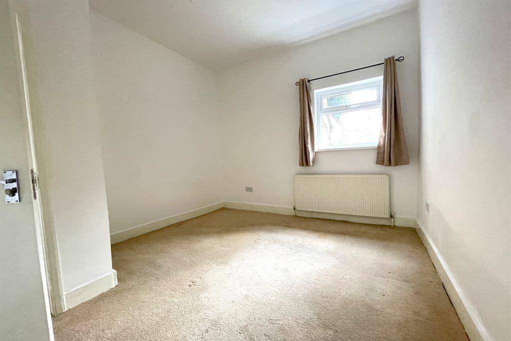 Leytonstone High Road, E15 1 bed flat for sale £300,000