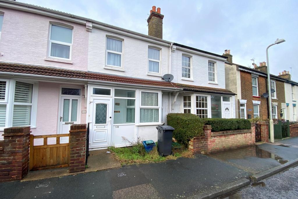 Gladstone Road, Deal, CT14 3 bed terraced house £325,000