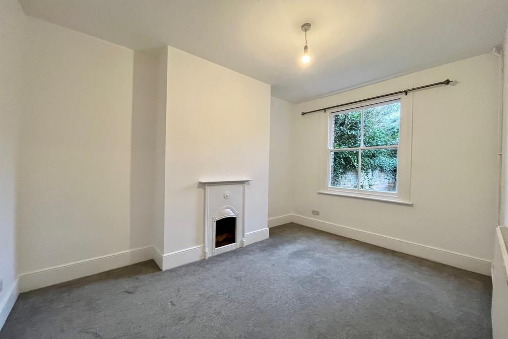 Jeune Street, Oxford, Oxfordshire, OX4 3 bed terraced house £1,750