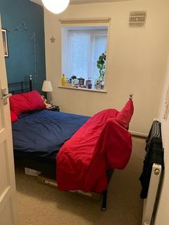 2 bedroom flat to rent - The Woodlands London SE19