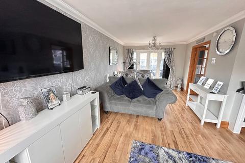 3 bedroom detached house for sale, Taranto Road, Canvey Island