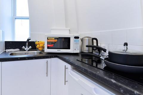 Studio to rent, Hill Street, Mayfair, London, W1J