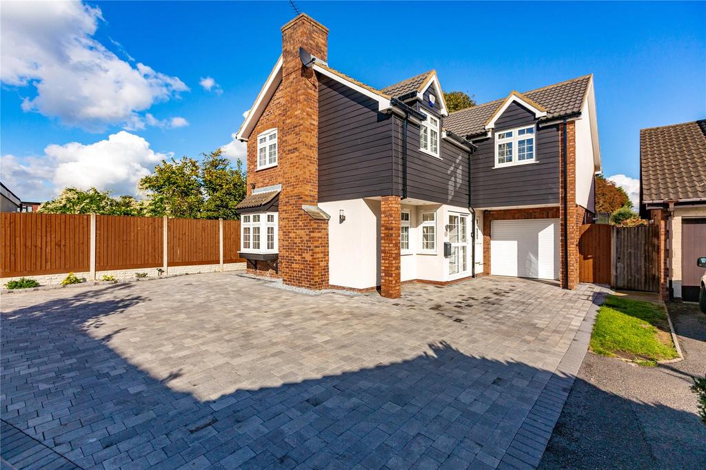 Guardian Close, Hornchurch, RM11 4 bed detached house £775,000