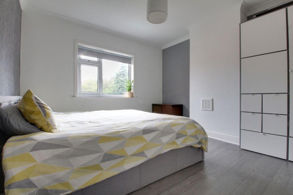 Bedroom 1 (Double)