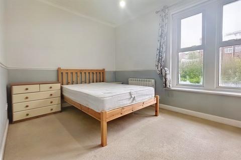 Flat 3, 26 Surrey Road, Bournemouth, BH4 9BX