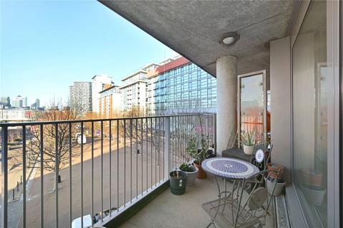 1 bedroom apartment to rent - Balearic Apartments, 15 Western Gateway, Newham, London, E16