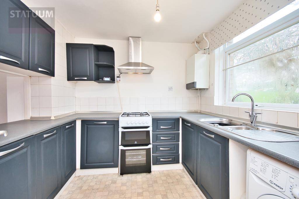 Raphaels, Basildon, Essex, SS15 3 bed terraced house £1,450 pcm (£335 pw)