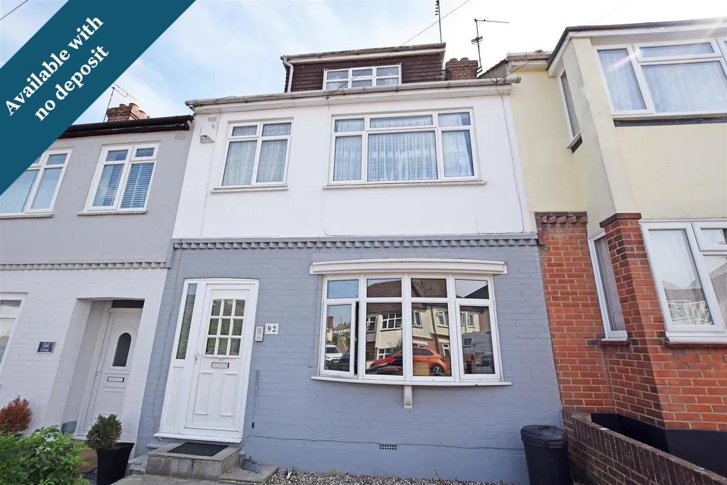 Elmfield Gillingham ME8 4 bed terraced house £1,500 pcm (£346 pw)