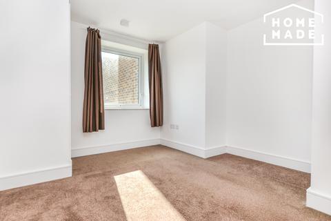 2 bedroom flat to rent - West Plaza, Staines-Upon-Thames, TW19