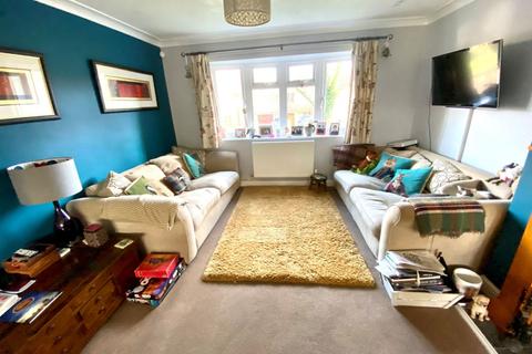 4 Bridge Meadow, Denton, Northampton, NN7 1DA