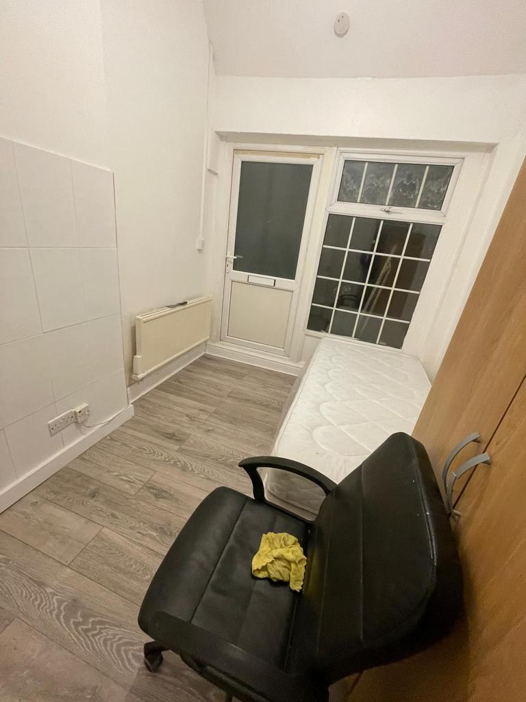 Studio flat to let in Streatham