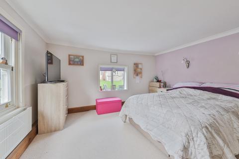 Church Villa Church Side, Barrow-upon-humber, DN19 7AB